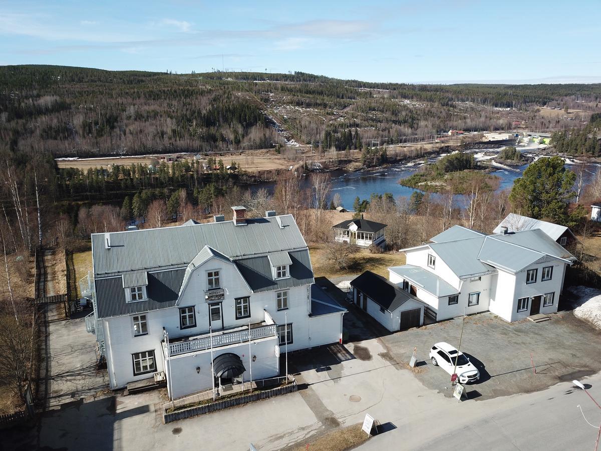 Hotell Restaurang Naemforsen Näsåker Esterno foto