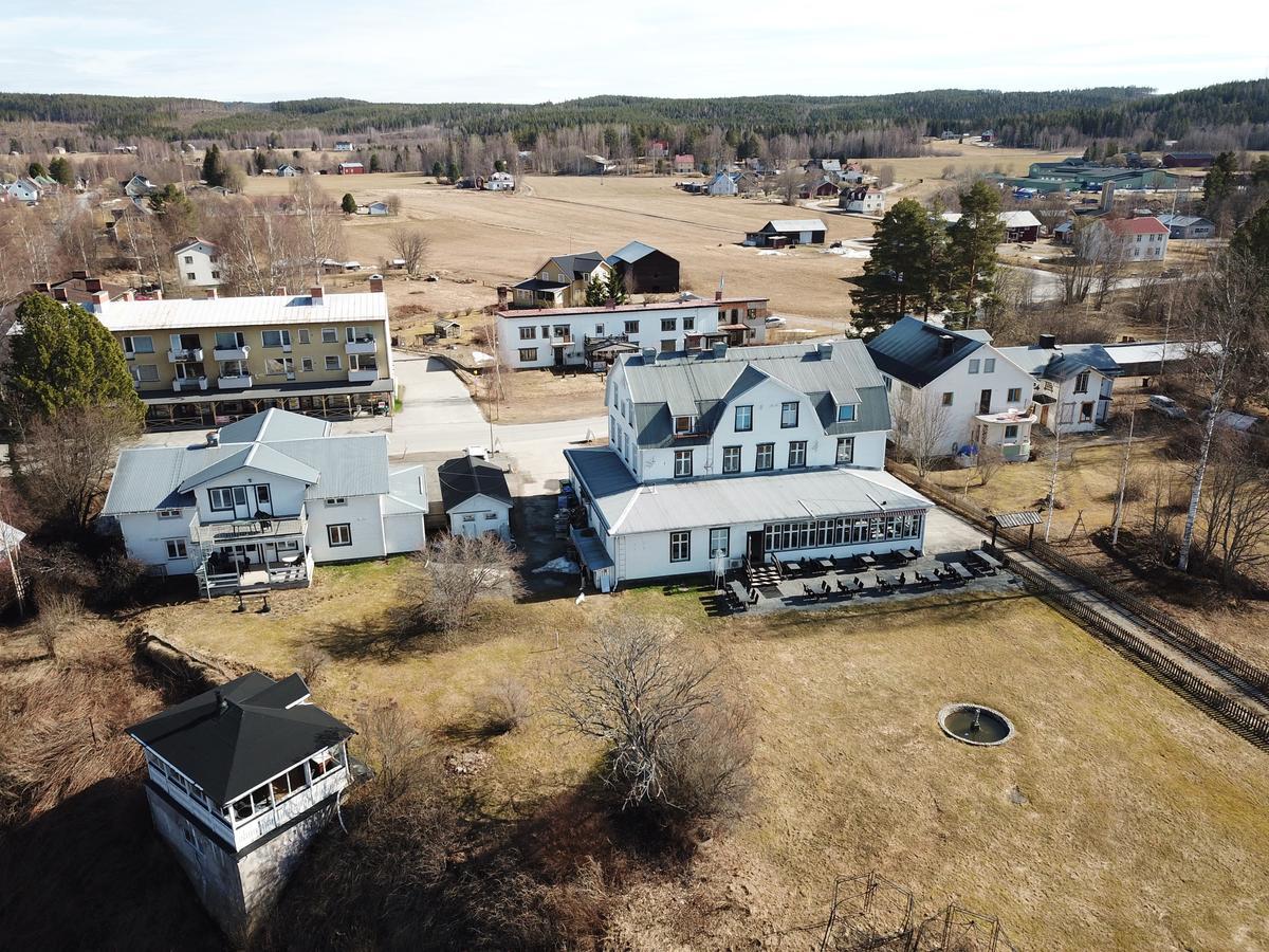 Hotell Restaurang Naemforsen Näsåker Esterno foto